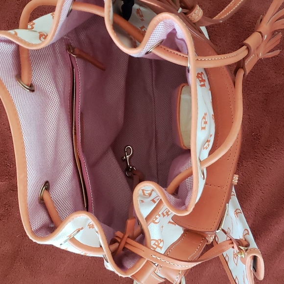 Dooney & Bourke handbag - Picture 4 of 7